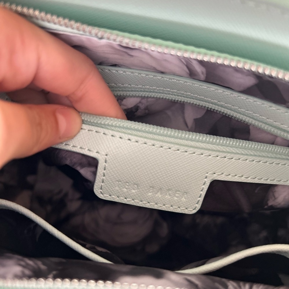 Ted Baker🎉HP🎉Tabitha mint green leather& floral convertible crossbody - Picture 11 of 15